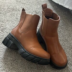 Platform Boots, Tan, Size 7W